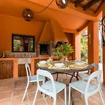 Villa Lotus Verde - Spacious 6 Bedroom Villa In Aroeira - Pool Table And Private Pool