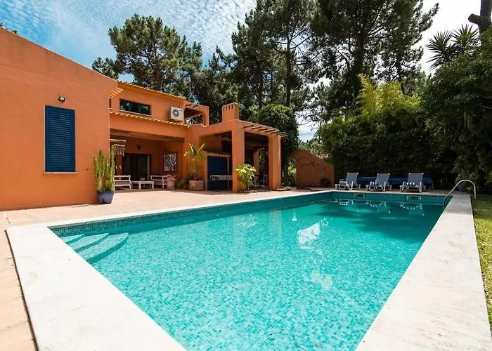 Villa Lotus Verde - Spacious 6 Bedroom Villa In Aroeira - Pool Table And Private Pool