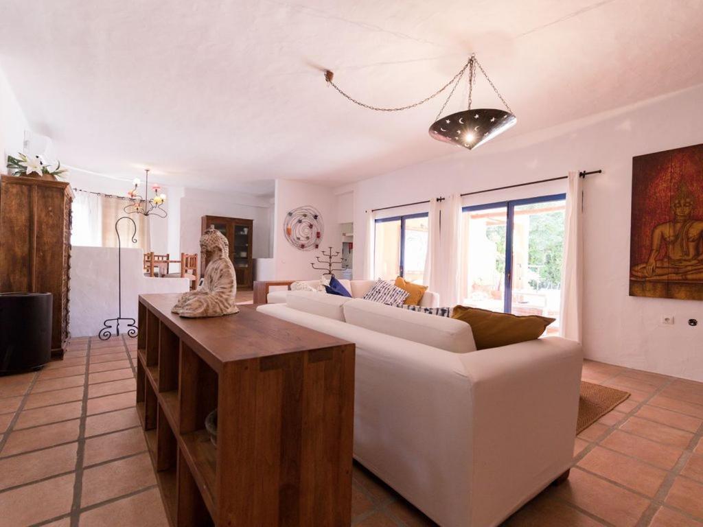 Lotus Verde - Spacious 6 Bedroom In Aroeira - Pool Table And Private Pool *