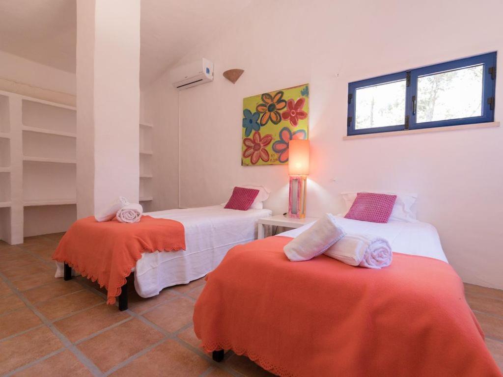Lotus Verde - Spacious 6 Bedroom In Aroeira - Pool Table And Private Pool Villa *