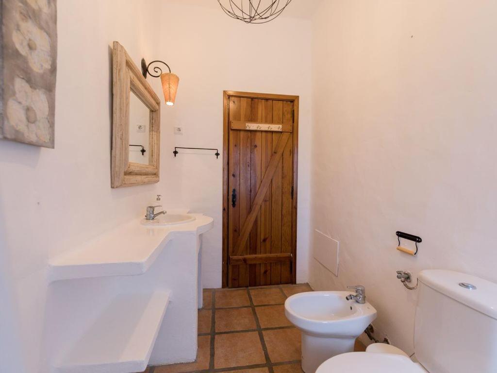 Lotus Verde - Spacious 6 Bedroom In Aroeira - Pool Table And Private Pool Villa