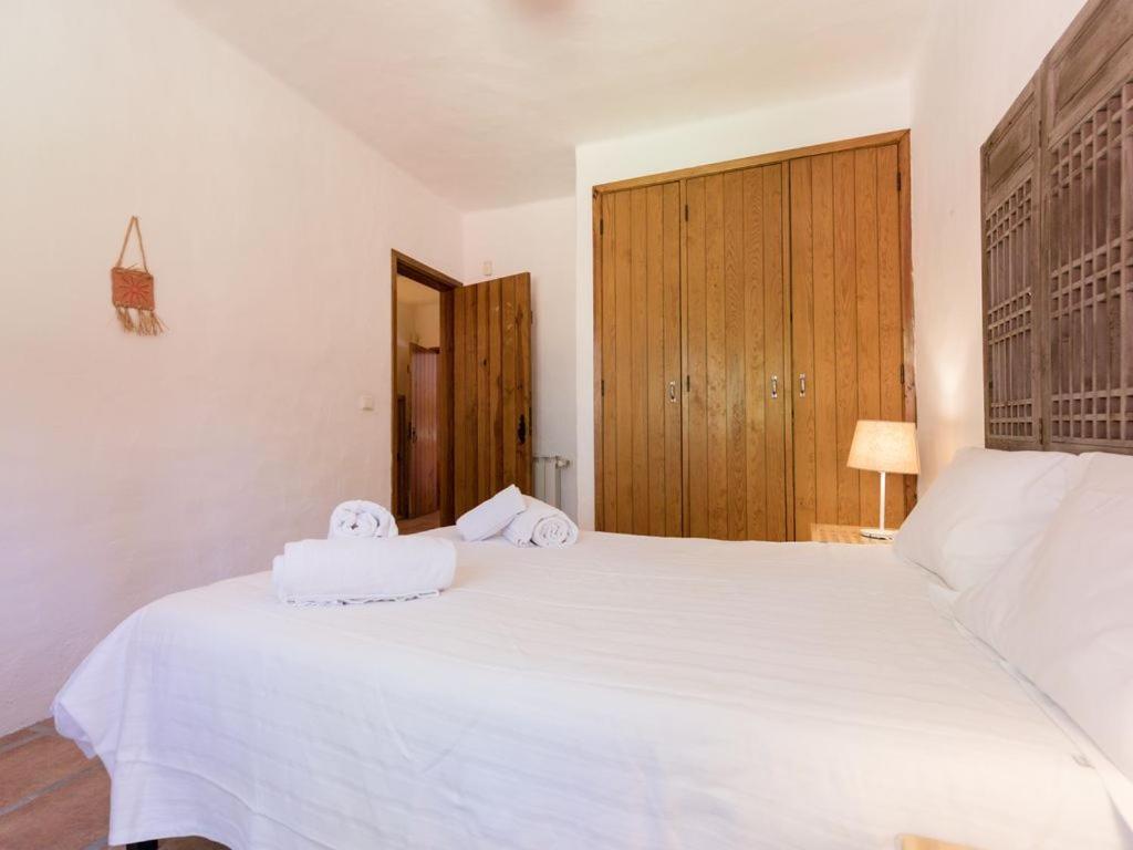 Lotus Verde - Spacious 6 Bedroom In Aroeira - Pool Table And Private Pool Villa *