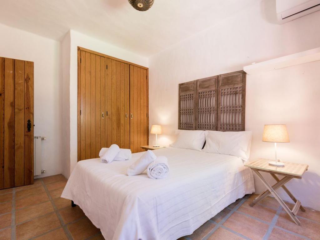 Lotus Verde - Spacious 6 Bedroom In Aroeira - Pool Table And Private Pool