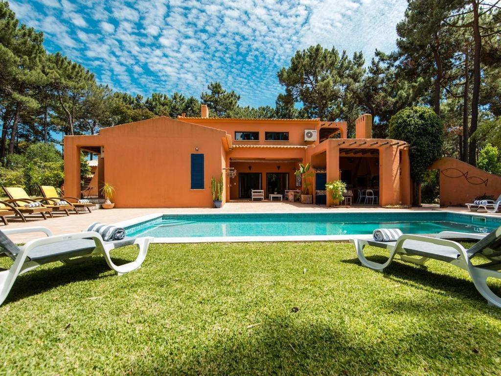 Lotus Verde - Spacious 6 Bedroom In Aroeira - Pool Table And Private Pool
