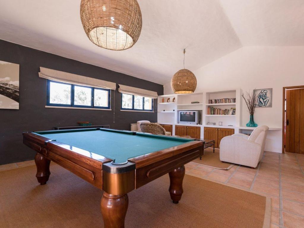 Lotus Verde - Spacious 6 Bedroom In Aroeira - Pool Table And Private Pool *