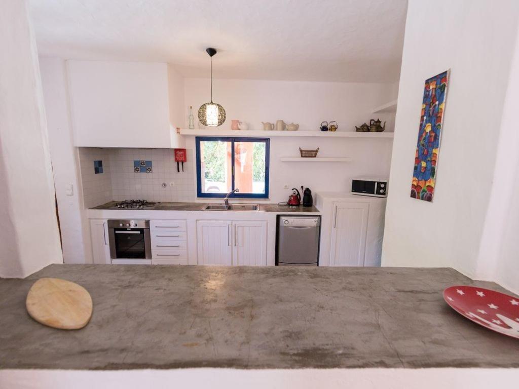 Lotus Verde - Spacious 6 Bedroom In Aroeira - Pool Table And Private Pool *