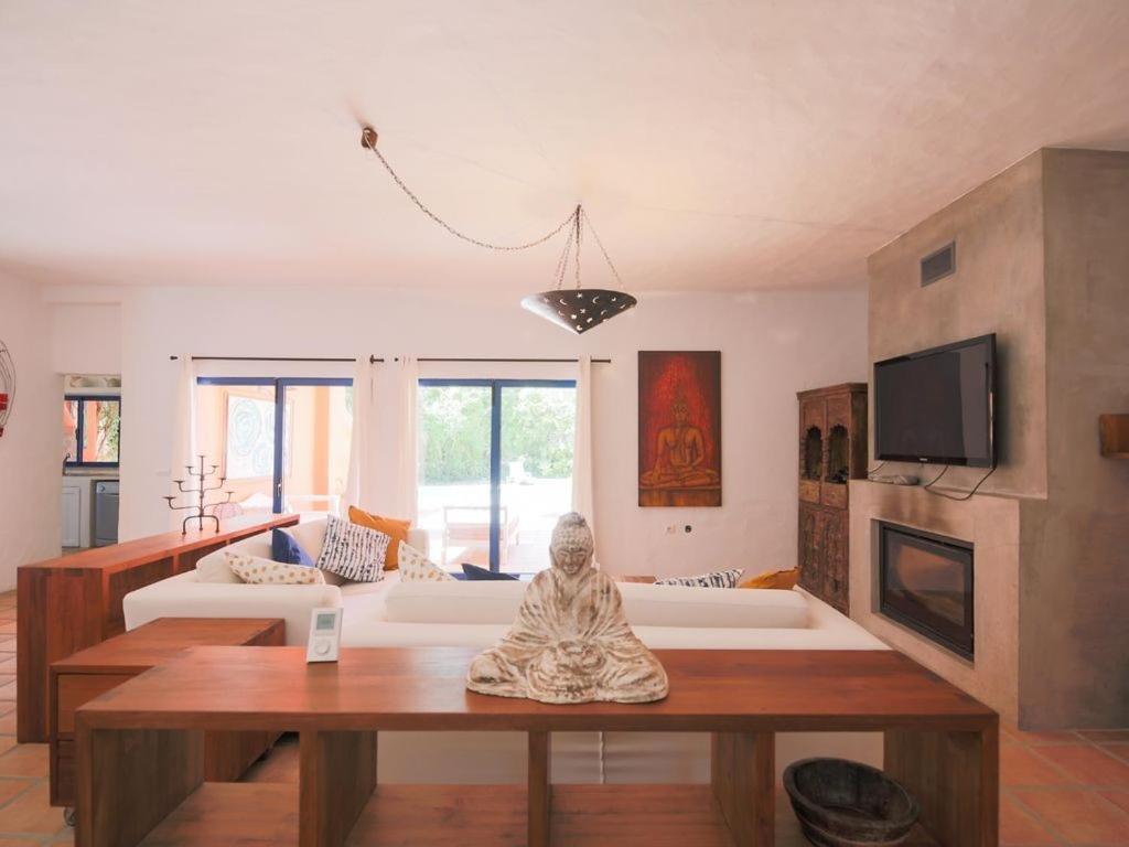 Villa Lotus Verde - Spacious 6 Bedroom In Aroeira - Pool Table And Private Pool
