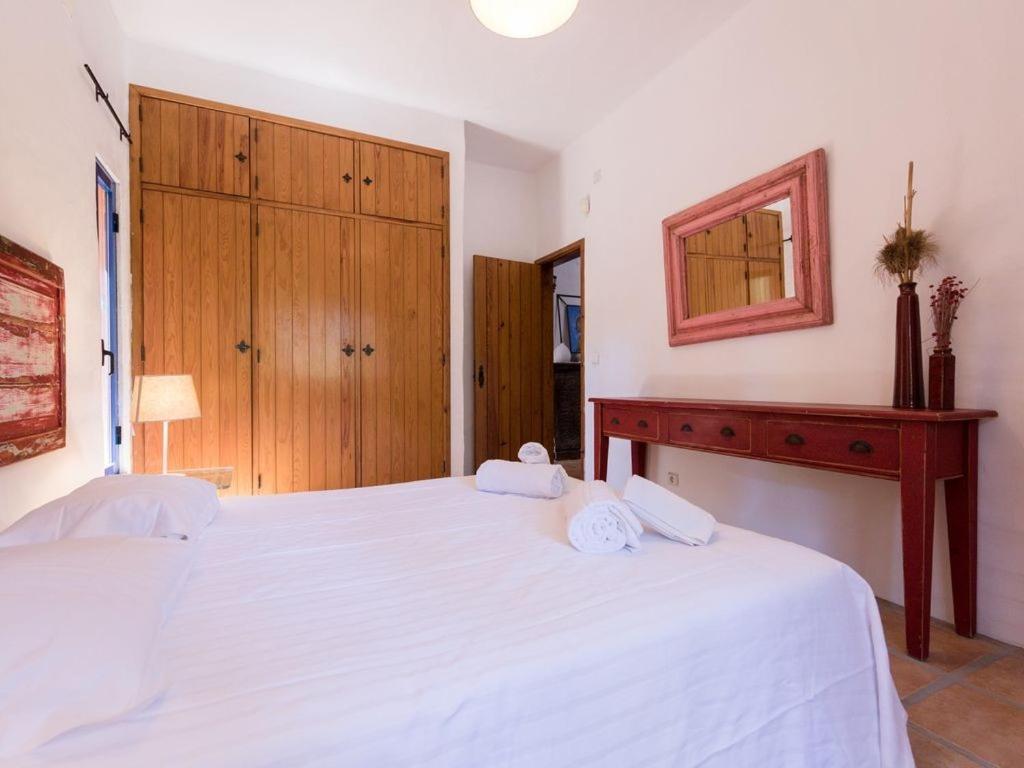 Villa Lotus Verde - Spacious 6 Bedroom In Aroeira - Pool Table And Private Pool Lisbon